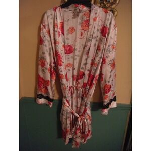 Delicates Woman 2X flower super cute robe with belt MSRP $32 NWT